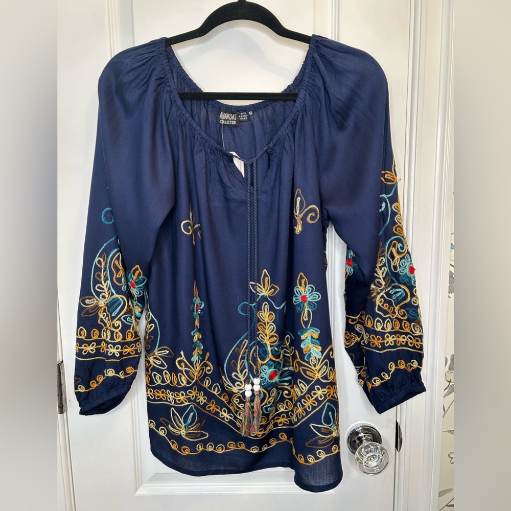Amanda’s Collection Boho Peasant blouse . Navy blue. Women’s size Medium